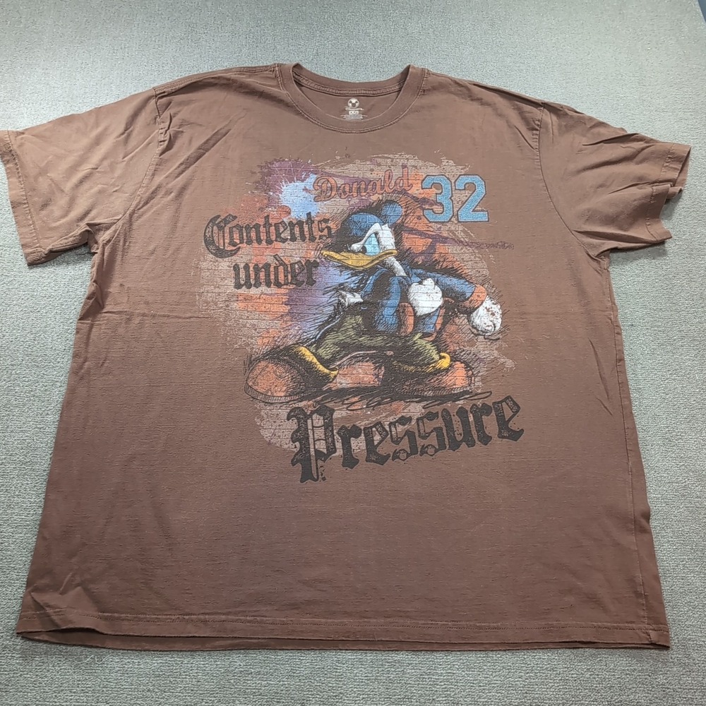 Disney Store Donald Duck 32 Contents Under Pressure Brown Men's 2XL T‎ Shirt